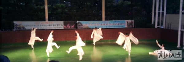 9월 14일에는 인천시립무용단이 우리 춤의 향연을 펼친다.