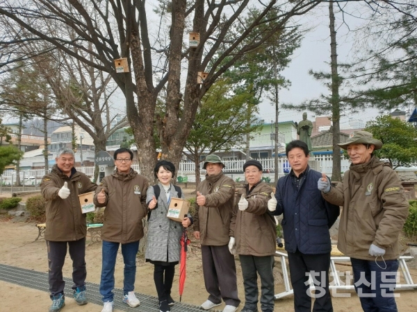 (사)한국산양보호협회 자원봉사단들과 함께
