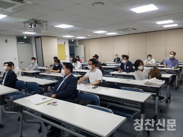 제7기 한평아카데미에서 수업을 듣고 있는 박유승 기자